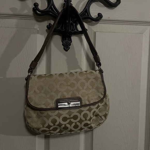 Coach Stylish Brown and Cream Shoulder Bag - Picture 1 of 2